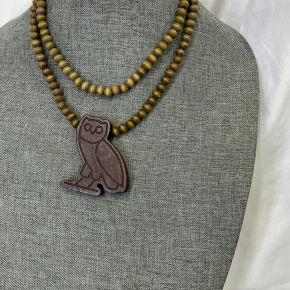 BRAND NEW OVOXO
GOODWOOD YMCMB TYGA NECKLACE PENDANT
DRAKE SUPREME…. COLLECTABLE - Picture 7 of 10